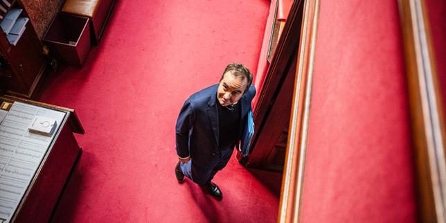 Budget 2026: Lecornu sceglie tra articolo 49.3 e ordinanza, mantiene IVA e sovrattassa sulle grandi imprese