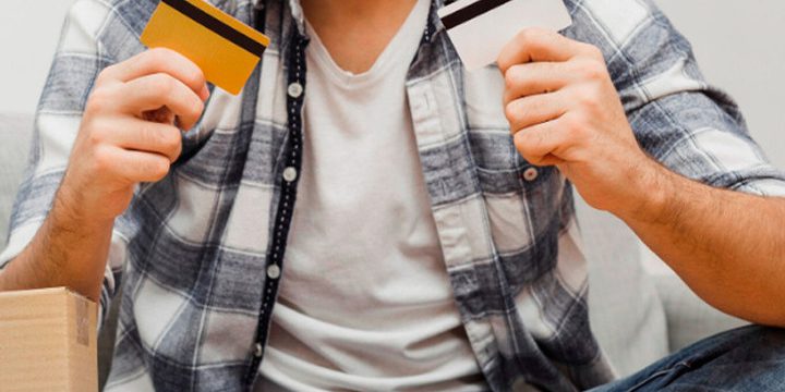 У жителя Брянска мужчина украл почти 70 тысяч рублей