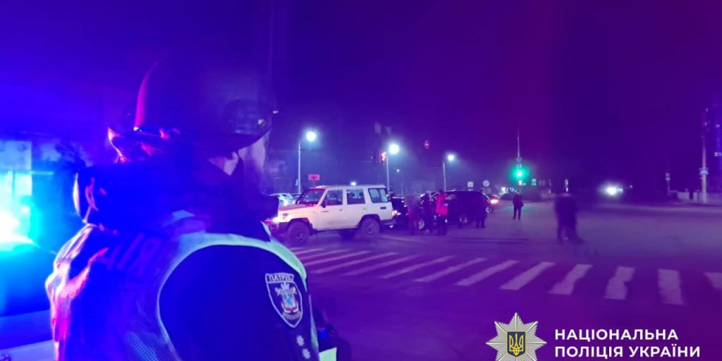 f8d8f0cfdb7ae74388c8c8c6ae6c09ae-1