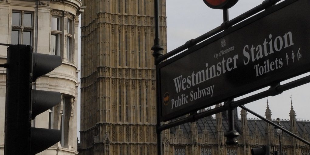 Regno Unito impone divieto di studio agli israeliani in prestigioso college militare a causa delle azioni nella Striscia di Gaza