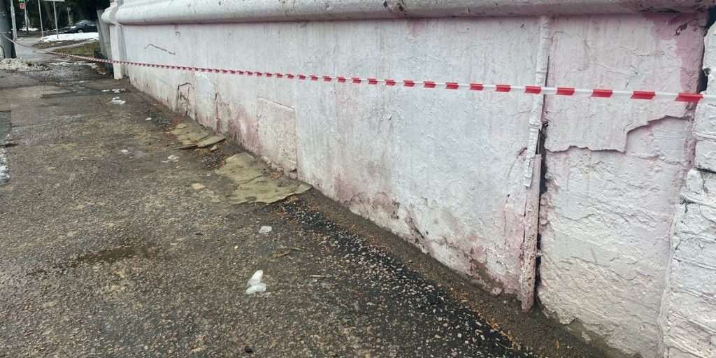 Il destino del "Stalinka" di Orël: un edificio storico a rischio tra degrado e necessità di restauro