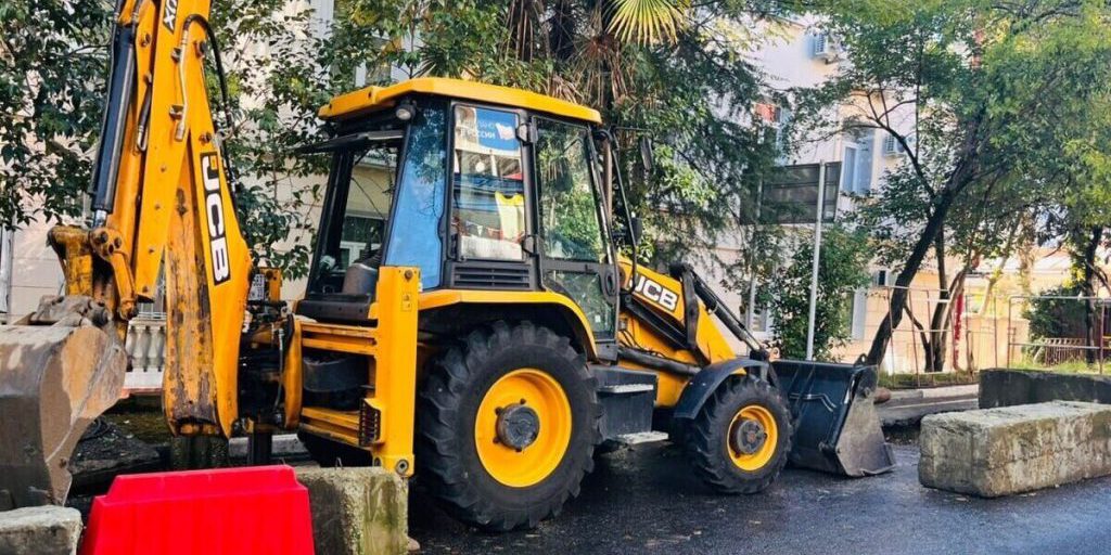 В Сочи провели плановые работы на теплосетях перед началом отопительного сезона