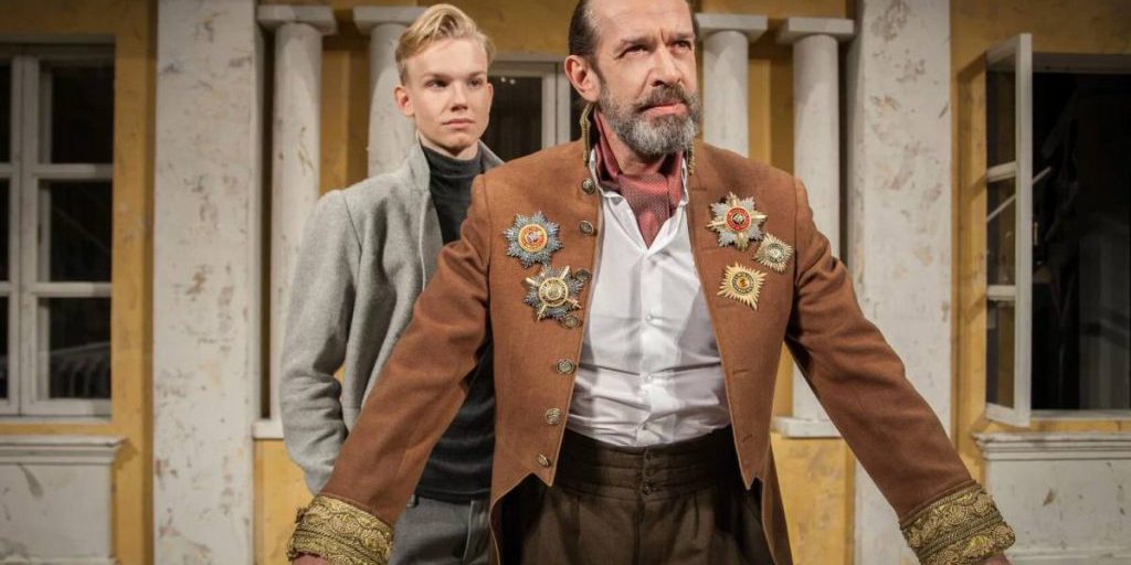 Хинштейн прокомментировал ажиотаж вокруг билетов на спектакли в Курске