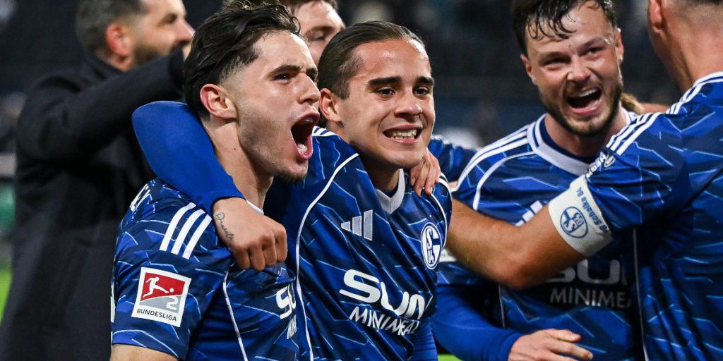 Un Cambiamento Epocale per il Schalke: Ricordi e Emozioni Rivivono tra i Tifosi