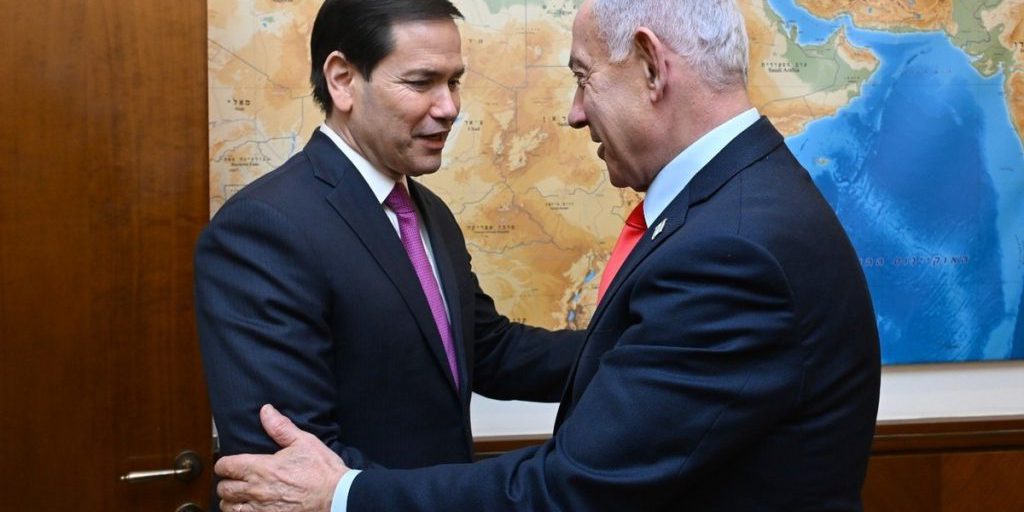 Звонок после отлета:  союзник становится куратором