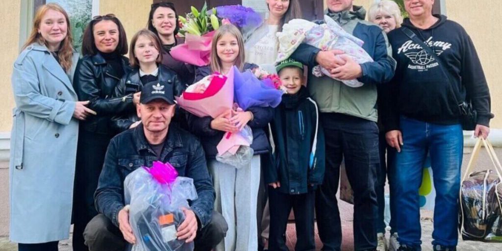 Роддом Сланцевской больницы проводил домой сотого малыша