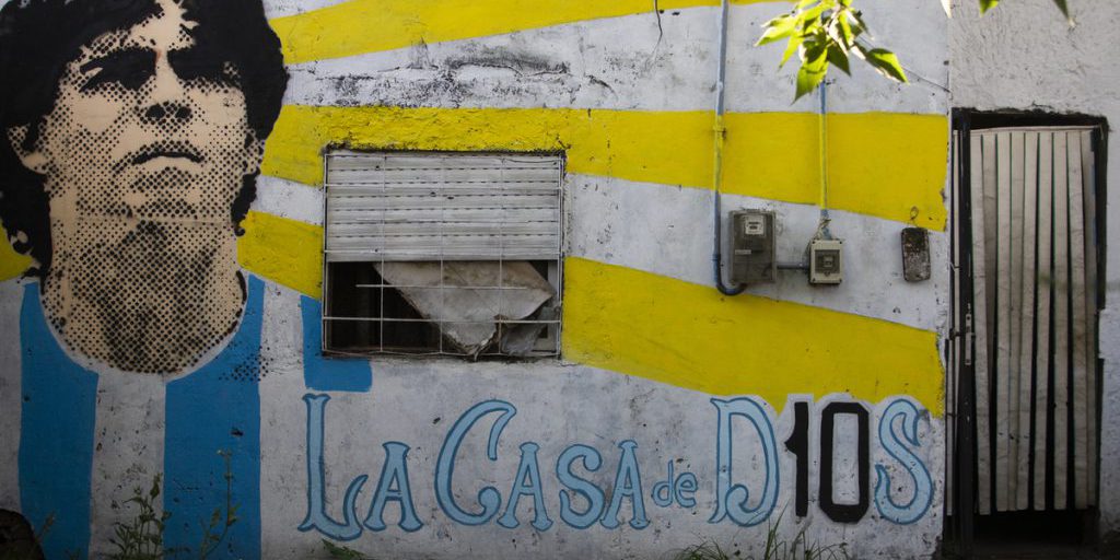 Аргентинский суд обвинили адвоката и сестер Марадоны в мошенничестве