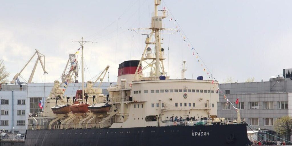 В Петербурге предложили освободить корабли-музеи от транспортного налога