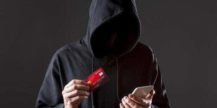 Truffe a Nizhny Novgorod: 47 milioni di rubli rubati in una settimana, le autorità avvertono i cittadini di essere cauti