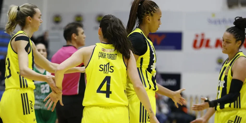 Fenerbahçe Opet vince con 109-56 e si qualifica per il Doppio Finale della Coppa di Turchia