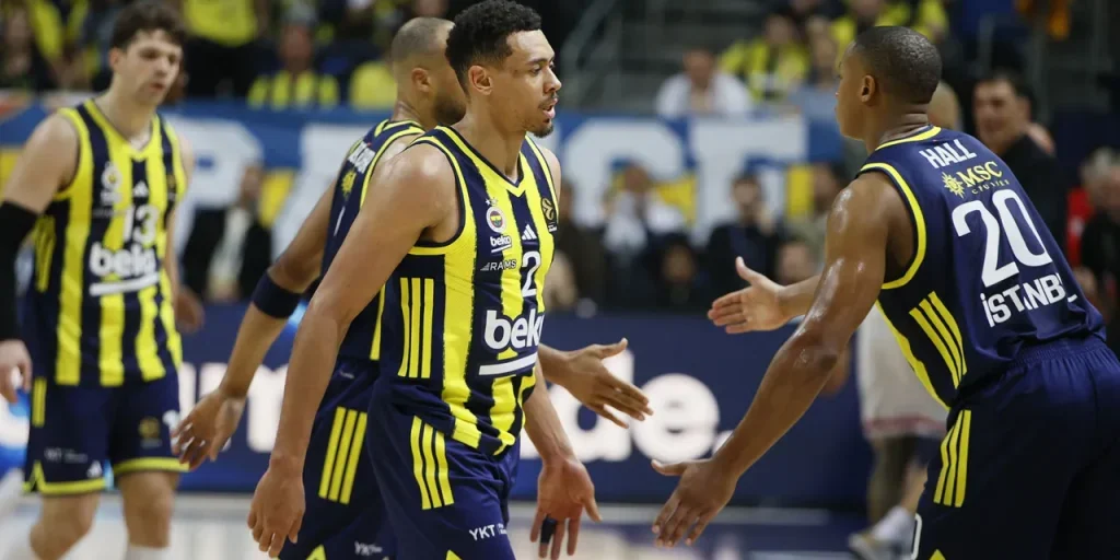 Fenerbahçe vince l'Olimpiakos 88-80 nella EuroLeague