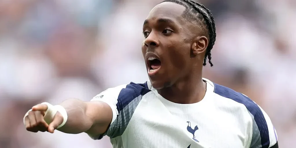 Mathys Tel: Fenerbahçe e Galatasaray mostrano interesse per il giovane attaccante del Tottenham