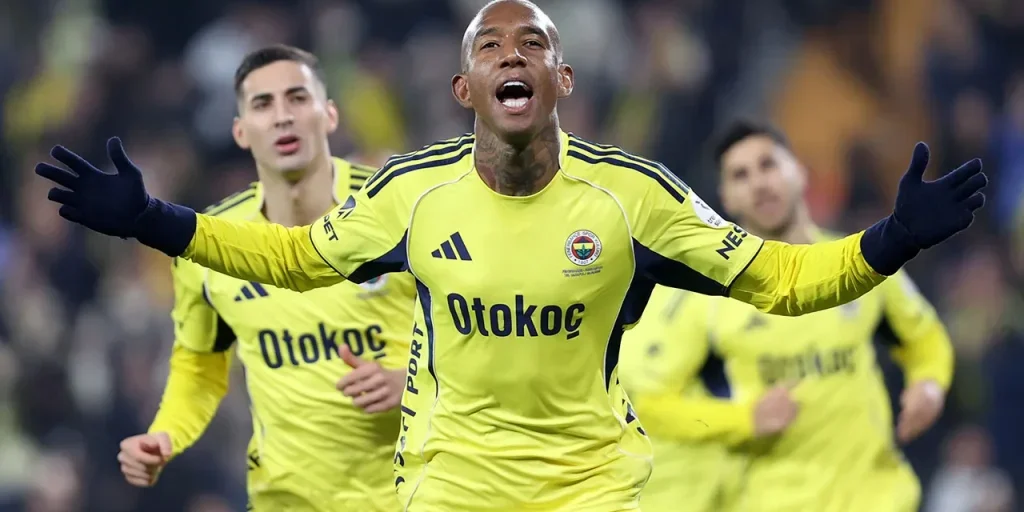 Talisca segna 5 gol in 2 partite, porta il Fenerbahçe in cima alla classifica