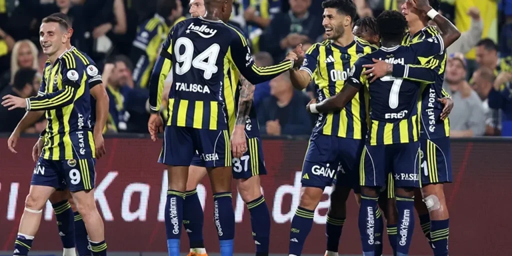 Fenerbahçe accumula il maggior numero di cartellini gialli in Europa League e nella Süper Lig