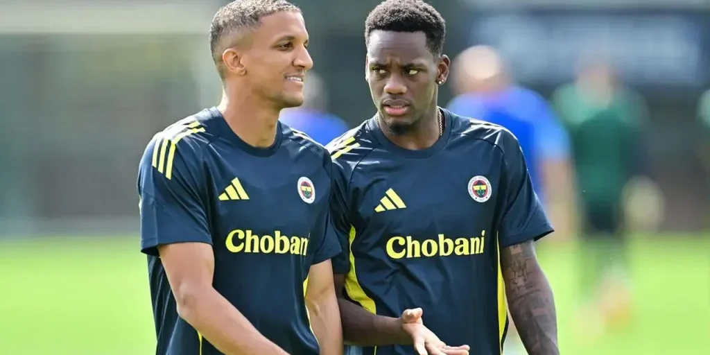 Fenerbahçe esclude Rodrigo Becao, club italiani interessati al suo trasferimento