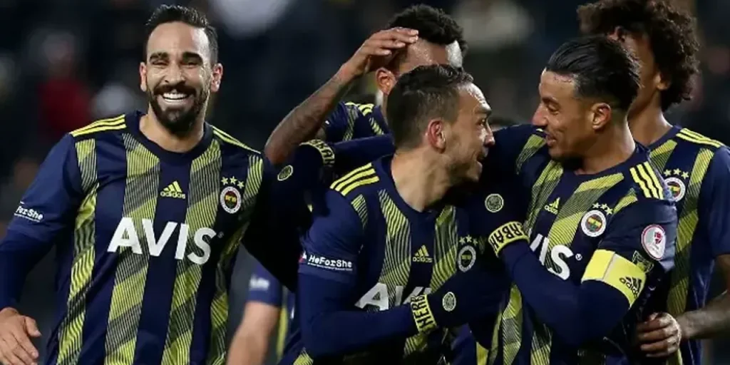 Adil Rami lascia il calcio per intraprendere una carriera teatrale