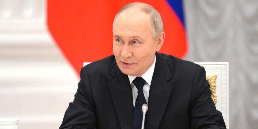 Il Presidente Putin Sostiene il Petrovsky Opera Ball: Un Evento Culturale di Rilievo per la Russia