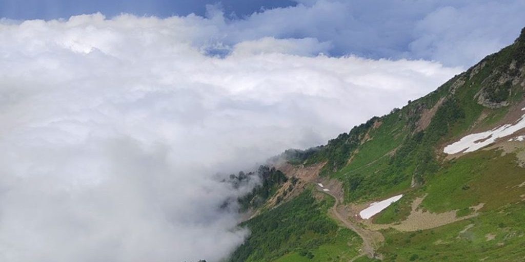 "Mistero sull'Elbrus: le ricerche dell'alpinista bielorusso sospese fino a domani"