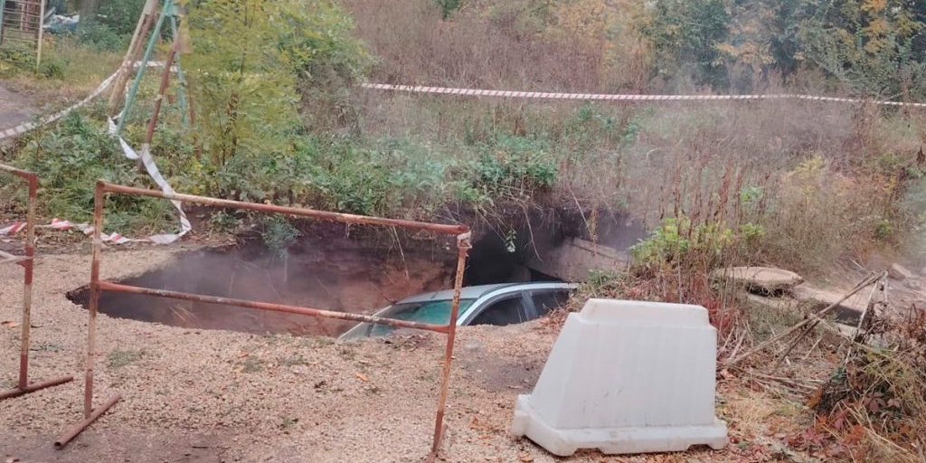 Липецкая прокуратура взялась за дело провалившего в яму с кипятком авто