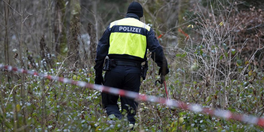 Corpo di donna trovato nella foresta vicino a Monaco di Baviera: polizia avvia indagini