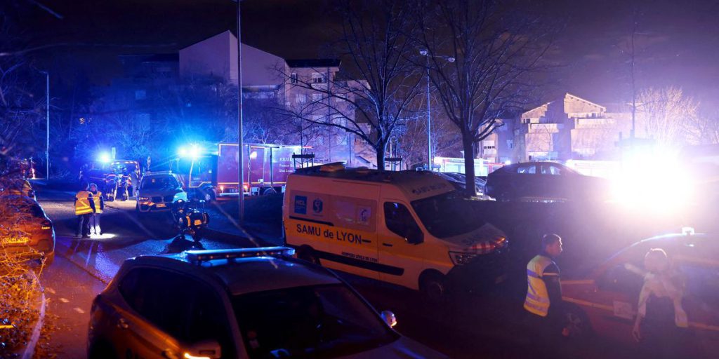 Esplosione in un edificio a Trévoux, Francia: due bambini di 3 e 5 anni perdono la vita