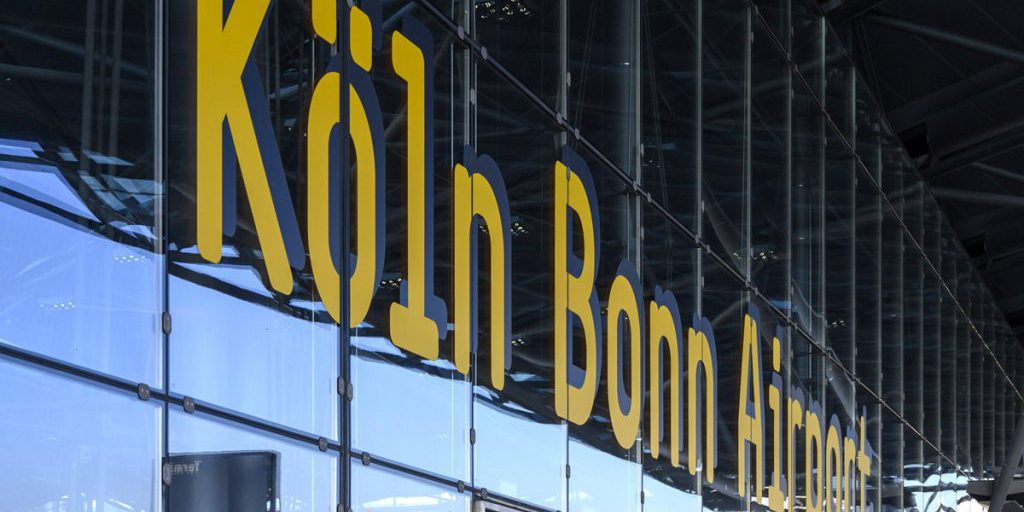 Vacanze Autunnali all'Aeroporto di Colonia/Bonn: Cosa Aspettarsi e Come Prepararsi per un Viaggio Senza Problemi