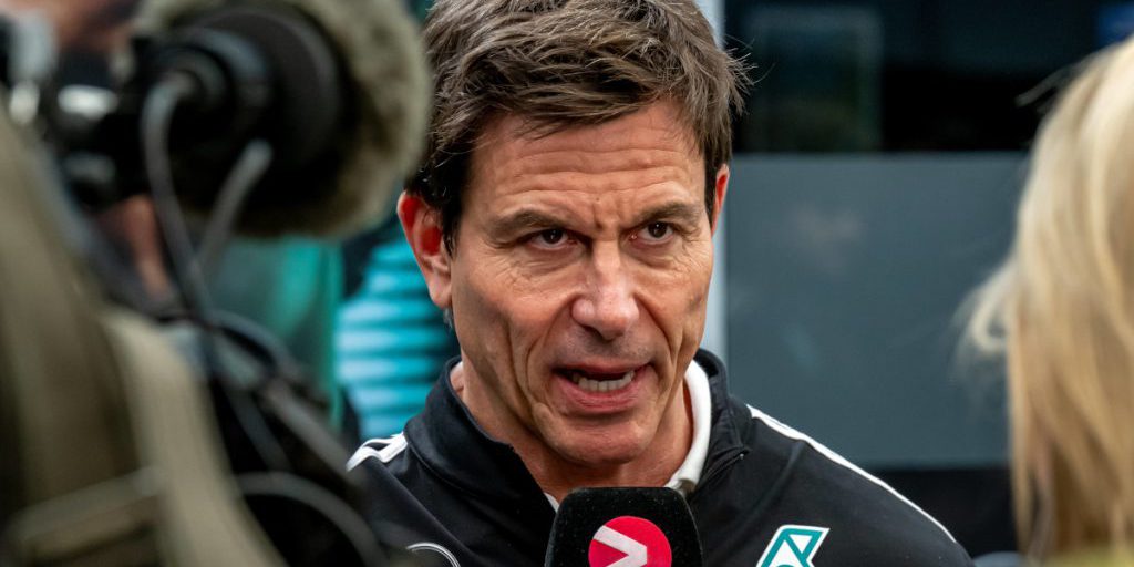 Toto Wolff vende quote di Mercedes‑F1: è un segnale di possibile ritiro dalla Formula 1?