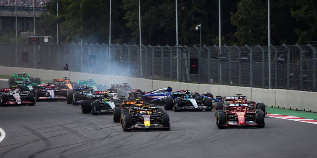 Gran Premio del Messico di Formula 1: cambi di piloti e sfide emozionanti in vista 

Gran Premio del Messico di Formula 1: cambi di piloti e sfide emozionanti in vista
Il Gran Premio del Messico di Formula 1 si preannuncia come un evento molto emozionante. Sono stati annunciati diversi cambi di piloti, come comunicato dalle squadre.

Approfondimento
Il Gran Premio del Messico è uno degli eventi più attesi della stagione di Formula 1. La competizione si svolge sul circuito di Città del Messico, noto per le sue caratteristiche tecniche e per la grande passione dei tifosi.

Possibili Conseguenze
I cambi di piloti potrebbero avere un impatto significativo sulla classifica del campionato. Le squadre dovranno adattarsi rapidamente ai nuovi piloti e trovare il giusto equilibrio per ottenere i migliori risultati.

Opinione
La decisione di effettuare cambi di piloti potrebbe essere vista come un tentativo di rilanciare le ambizioni delle squadre. Tuttavia, è anche possibile che questi cambi possano creare instabilità e difficoltà di adattamento.

Analisi Critica dei Fatti
È importante analizzare i motivi che hanno portato a questi cambi di piloti. Le squadre potrebbero aver preso questa decisione per migliorare le loro prestazioni o per rispondere a esigenze specifiche.

Relazioni con altri fatti
I cambi di piloti nel Gran Premio del Messico potrebbero avere un impatto anche su altri eventi della stagione di Formula 1. Le squadre dovranno essere in grado di adattarsi rapidamente e di trovare il giusto equilibrio per ottenere i migliori risultati.

Contesto storico
Il Gran Premio del Messico ha una lunga storia nella Formula 1. Il circuito di Città del Messico ha ospitato numerose edizioni del Gran Premio e ha visto la partecipazione di molti piloti e squadre di alto livello.

Fonti
La fonte di questo articolo è Formula 1. Per ulteriori informazioni, si può visitare il sito ufficiale della Formula 1.