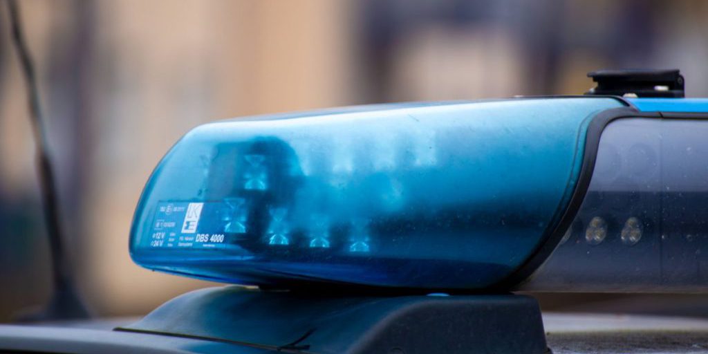 Donna gravemente ferita da auto durante consegna giornali a Ahlbach