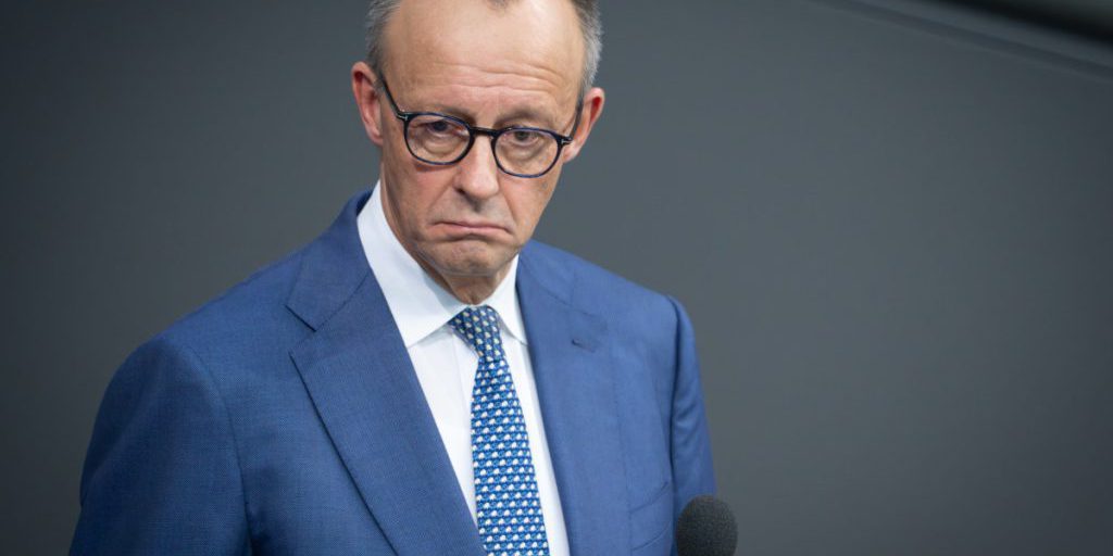 Merz valuta se i volontari per il servizio militare sono sufficienti e annuncia possibili misure in caso contrario