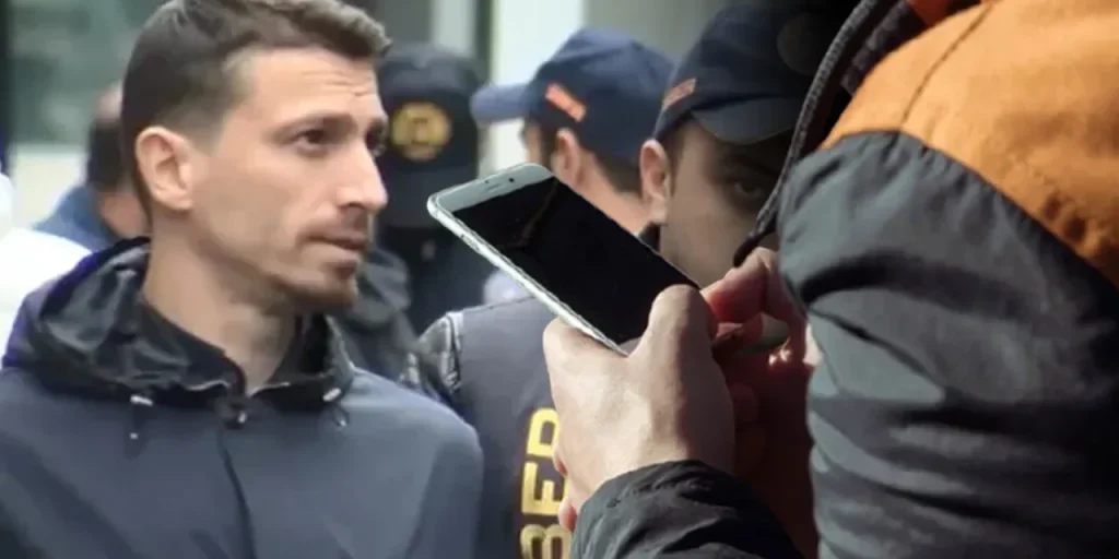 Calciatori scoperti in scommesse virtuali illegali: messaggio “Dede 100x attı” tra i telefoni confischiati