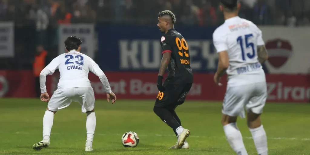 Galatasaray vince 2-1 a Fethiye