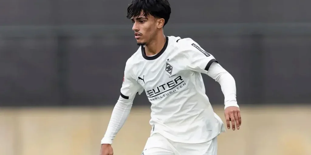 Giocatore di 18 anni torna al club di origine dopo visita a Galatasaray, senza firmare, sotto pressione di Mönchengladbach