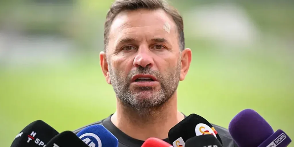 Galatasaray: Buruk annuncia la partenza di due giocatori e si prepara alla Supercoppa