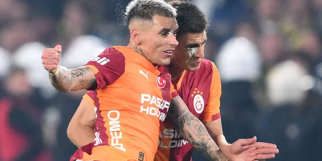 Infortunio a Galatasaray: Kazımcan Karataş lascia il campo su fascia dopo contatto con Lucas Torreira