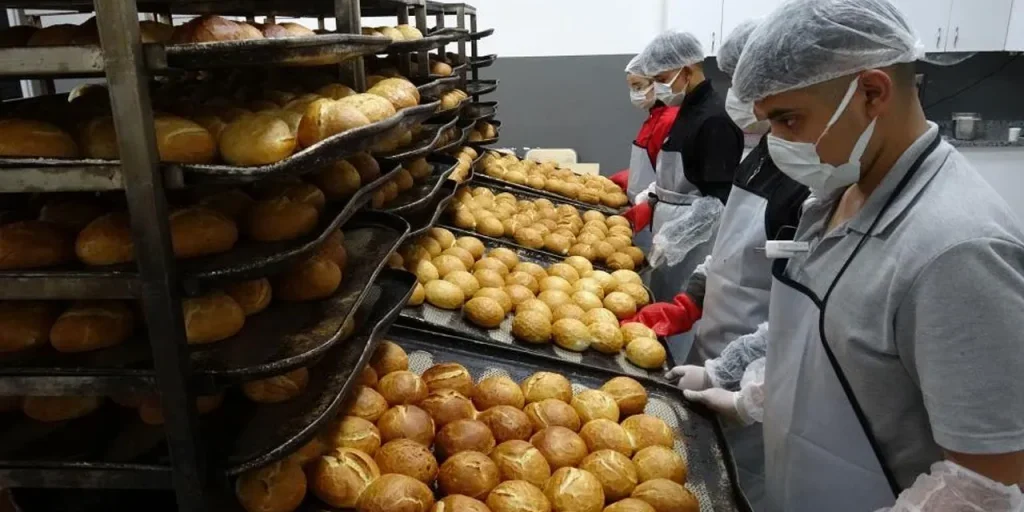 Panetteria scolastica a Gaziantep: 25.000 pezzi di pane al giorno per ospedali e istituzioni pubbliche
