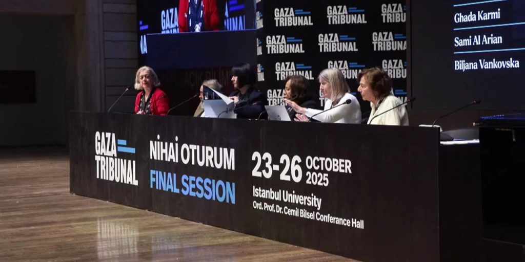 La Corte di Gaza condanna i governi occidentali per complicità nel genocidio a Gaza: una decisione storica con possibili ripercussioni internazionali 

Approfondimento
La decisione della Corte di Gaza rappresenta un passo importante nella denuncia delle violazioni dei diritti umani a Gaza e sottolinea la responsabilità delle potenze occidentali nel permettere che tali atrocità abbiano luogo. La sentenza mette in luce la necessità di un'azione internazionale più incisiva per proteggere i diritti umani e prevenire future violazioni.

Possibili Conseguenze
Questa sentenza potrebbe avere implicazioni significative per le relazioni internazionali e per la politica estera dei paesi coinvolti, in particolare per quanto riguarda il loro ruolo nella crisi di Gaza. Le possibili conseguenze includono un aumento della pressione internazionale su Israele e sui governi occidentali per risolvere la crisi di Gaza e garantire il rispetto dei diritti umani.

Opinione
La comunità internazionale è chiamata a prendere posizione e a condannare fermamente le violazioni dei diritti umani a Gaza, riconoscendo la responsabilità condivisa di tutti gli attori coinvolti. È fondamentale che la comunità internazionale si unisca per chiedere giustizia e protezione per la popolazione di Gaza.

Analisi Critica dei Fatti
L'analisi dei fatti rivela una complessa rete di responsabilità che coinvolge non solo Israele, ma anche le potenze occidentali che hanno omesso di agire efficacemente per prevenire il genocidio a Gaza. La mancanza di azione internazionale ha permesso che le violazioni dei diritti umani continuassero, con conseguenze devastanti per la popolazione civile.

Relazioni con altri fatti
La decisione della Corte di Gaza si inserisce nel più ampio contesto delle tensioni medio-orientali e delle violazioni dei diritti umani nella regione, sottolineando l'urgente necessità di un'impegno internazionale più forte per la pace e la giustizia. La crisi di Gaza è strettamente legata ad altri conflitti e violazioni dei diritti umani nella regione, richiedendo un approccio olistico e coordinato per risolvere queste crisi.

Contesto storico
La crisi di Gaza è il risultato di decenni di conflitto e occupazione, con ripercussioni devastanti per la popolazione civile. La sentenza della Corte di Gaza rappresenta un importante passo verso il riconoscimento delle responsabilità storiche e la ricerca di una soluzione giusta e duratura. La comprensione del contesto storico è fondamentale per comprendere le radici del conflitto e lavorare verso una soluzione pacifica e sostenibile.

Fonti
La fonte di questo articolo è Haberler.com. Per ulteriori informazioni, si prega di visitare il sito web ufficiale. La fonte originale fornisce una panoramica dettagliata della decisione della Corte di Gaza e delle sue possibili implicazioni.