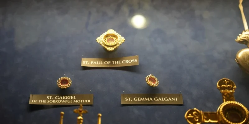 La Diocesi di Lincoln Svela il Mistero della Reliquia in Movimento: Una Spiegazione Naturale a un Fenomeno Apparentemente Soprannaturale