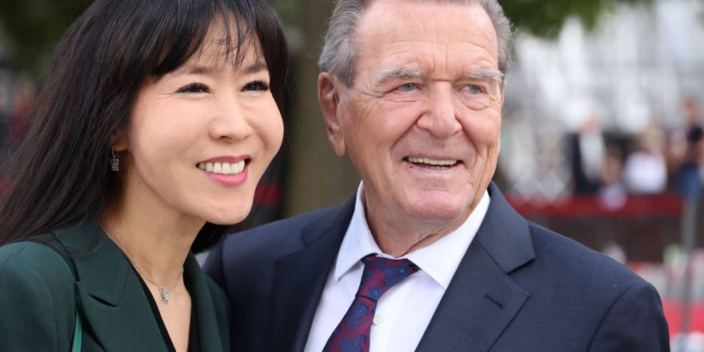 Gerhard Schröder: l'UE deve riconsiderare il rapporto con la Russia per non perdere influenza