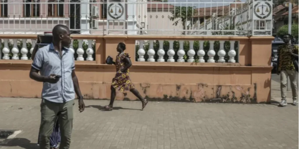 Fuochi vicino al palazzo presidenziale in Guinea-Bissau dopo le elezioni