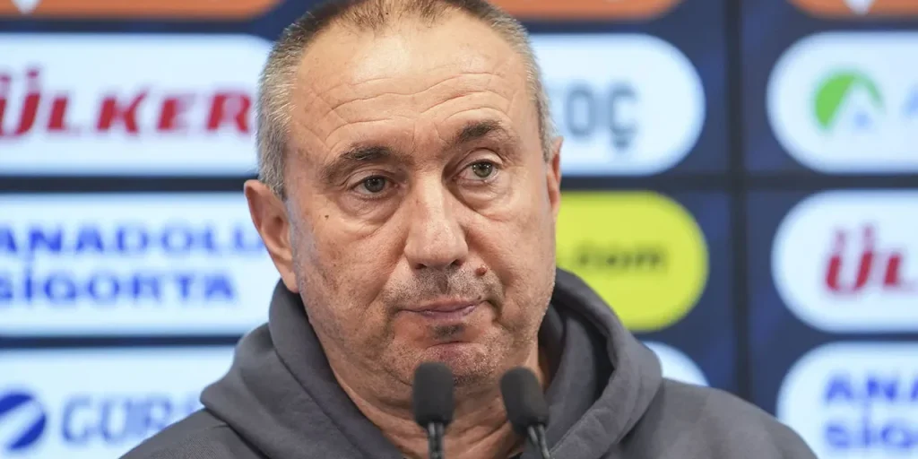 Stoilov: Göztepe non è soddisfatta del pareggio 1‑1 con Fenerbahçe