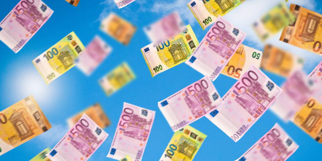 Vincita di 120 milioni di euro: dopo un anno il patrimonio dell'anziana donna è sceso a poco più di un quarto