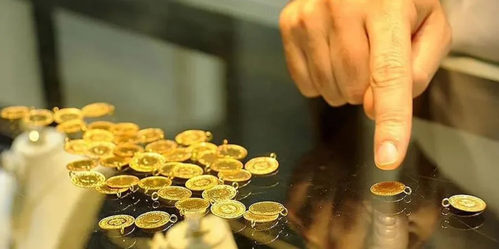 Prezzi oro 23 dicembre 2025: record di 4.497 USD per oncia e 6.191 TL per grammo