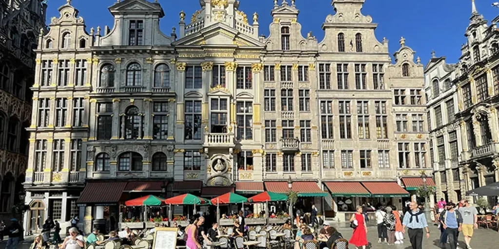 Bruxelles: proprietari di edifici storici multati di 52.000 euro per non affittare le abitazioni