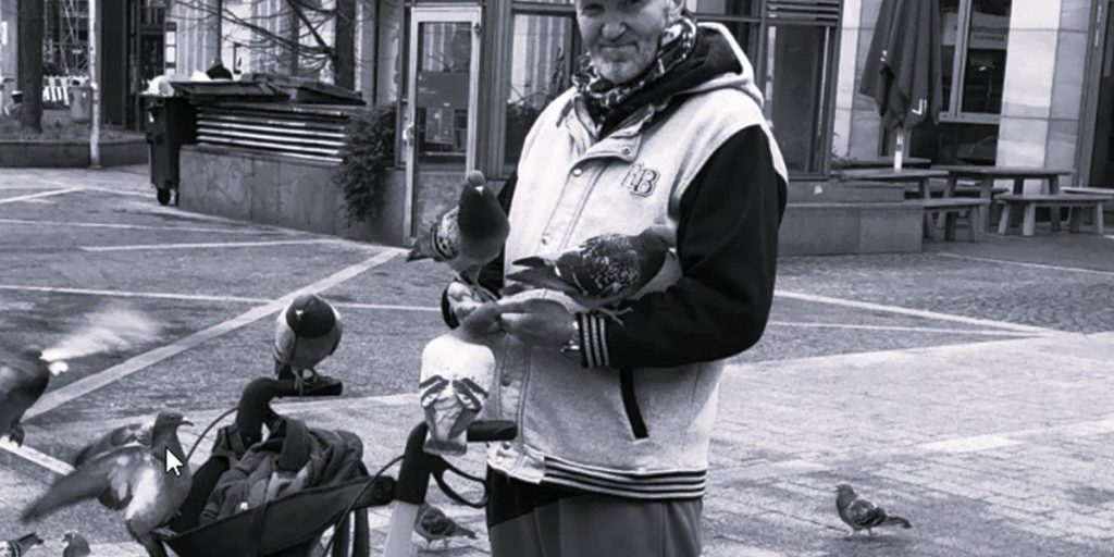 Nach Tod von „Taubenflüsterer Horst“ – Bochumer machen ihm letzte Ehre möglich