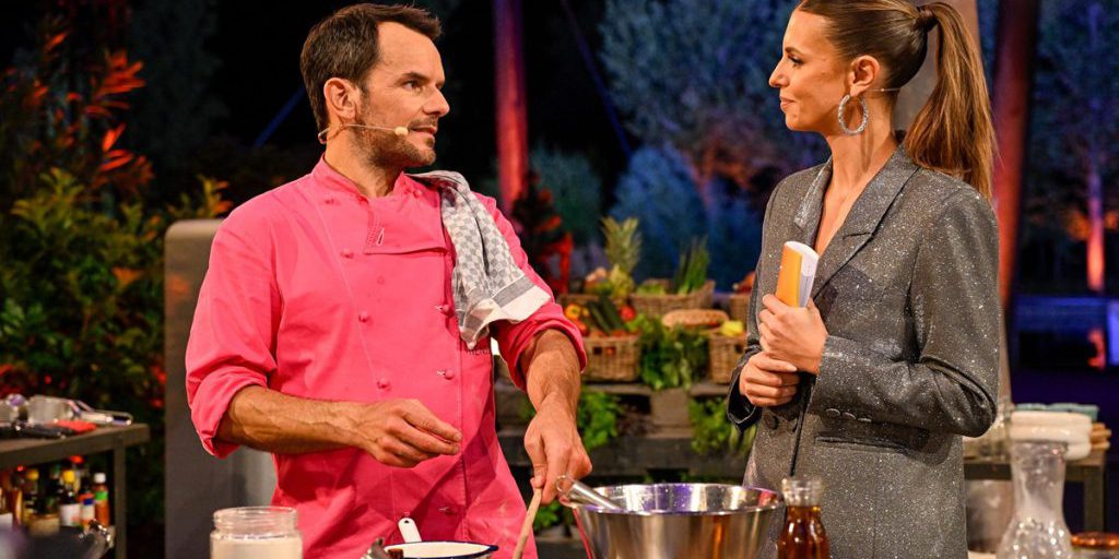 La Conduttrice TV Laura Wontorra Ruba la Scena con il Suo Outfit nel Programma Grill den Henssler