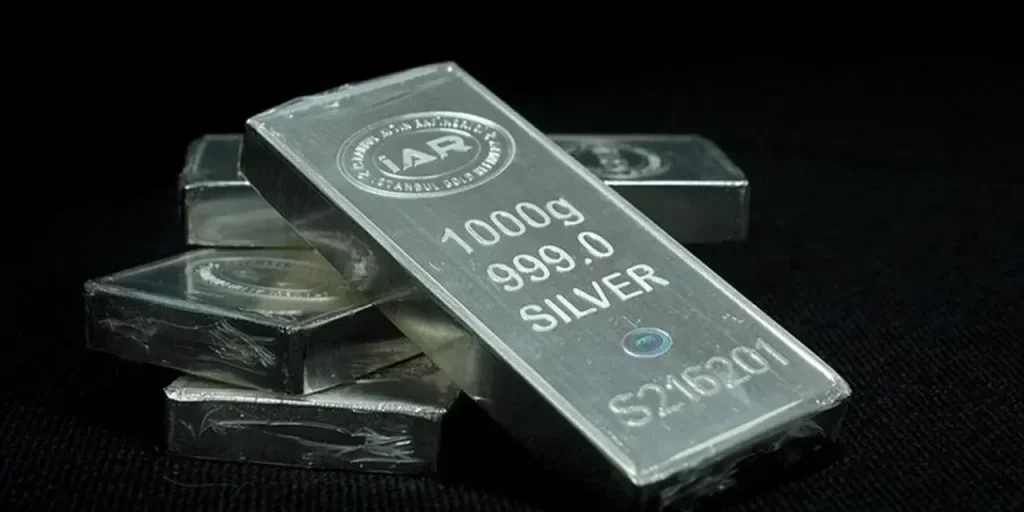 Prezzo dell'argento supera i 56 dollari per oncia, nuovo record di mercato