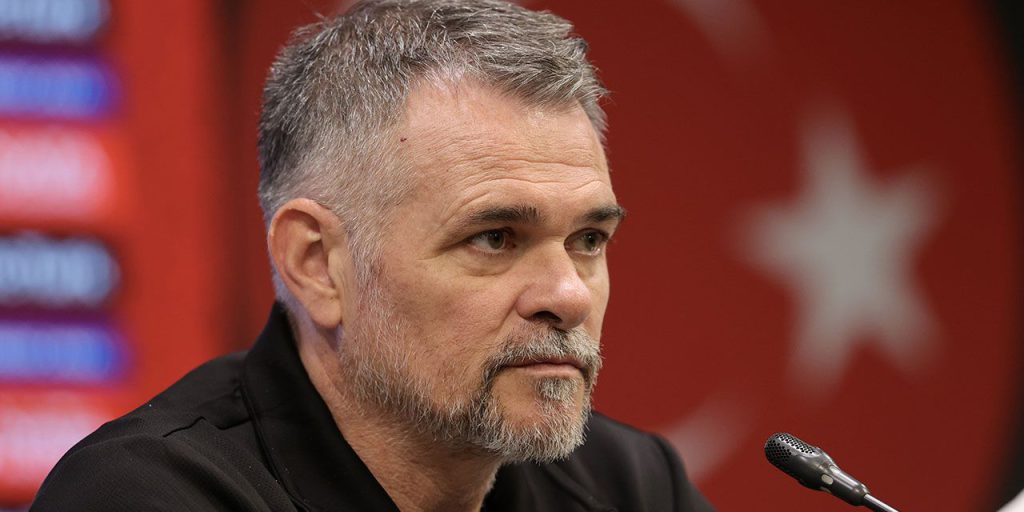 La Gürcistan si prepara a sfidare la Turchia nella partita di qualificazione al Mondiale 2026 con dichiarazioni fiduciose del tecnico Willy Sagnol