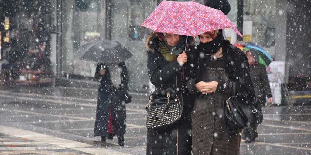 Previsioni Meteo per il Fine Settimana: Piogge e Neve in Arrivo in Turchia, 12 Province in Allerta Gialla