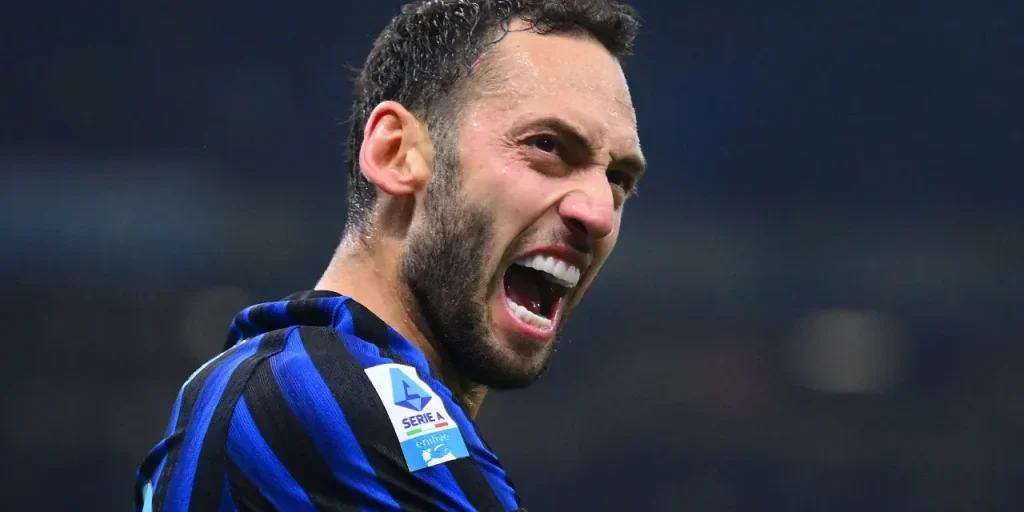 Inter sconfigge il Como 4‑0 grazie al gol di Hakan Calhanoglu